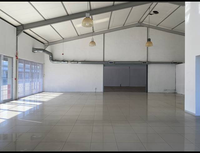 400M² RETAIL TO LET IN TOKAI